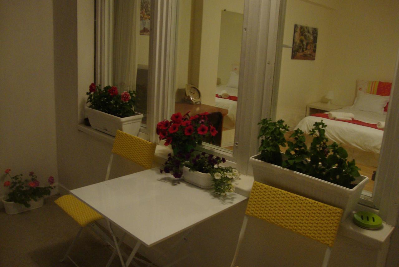 Guest Rooms Colours Kazanłyk Zewnętrze zdjęcie