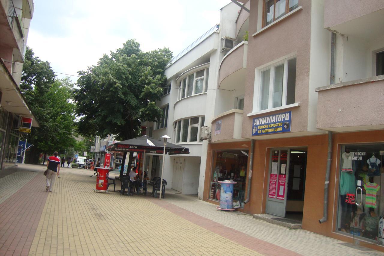 Guest Rooms Colours Kazanłyk Zewnętrze zdjęcie