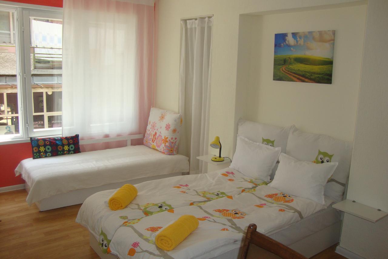 Guest Rooms Colours Kazanłyk Zewnętrze zdjęcie