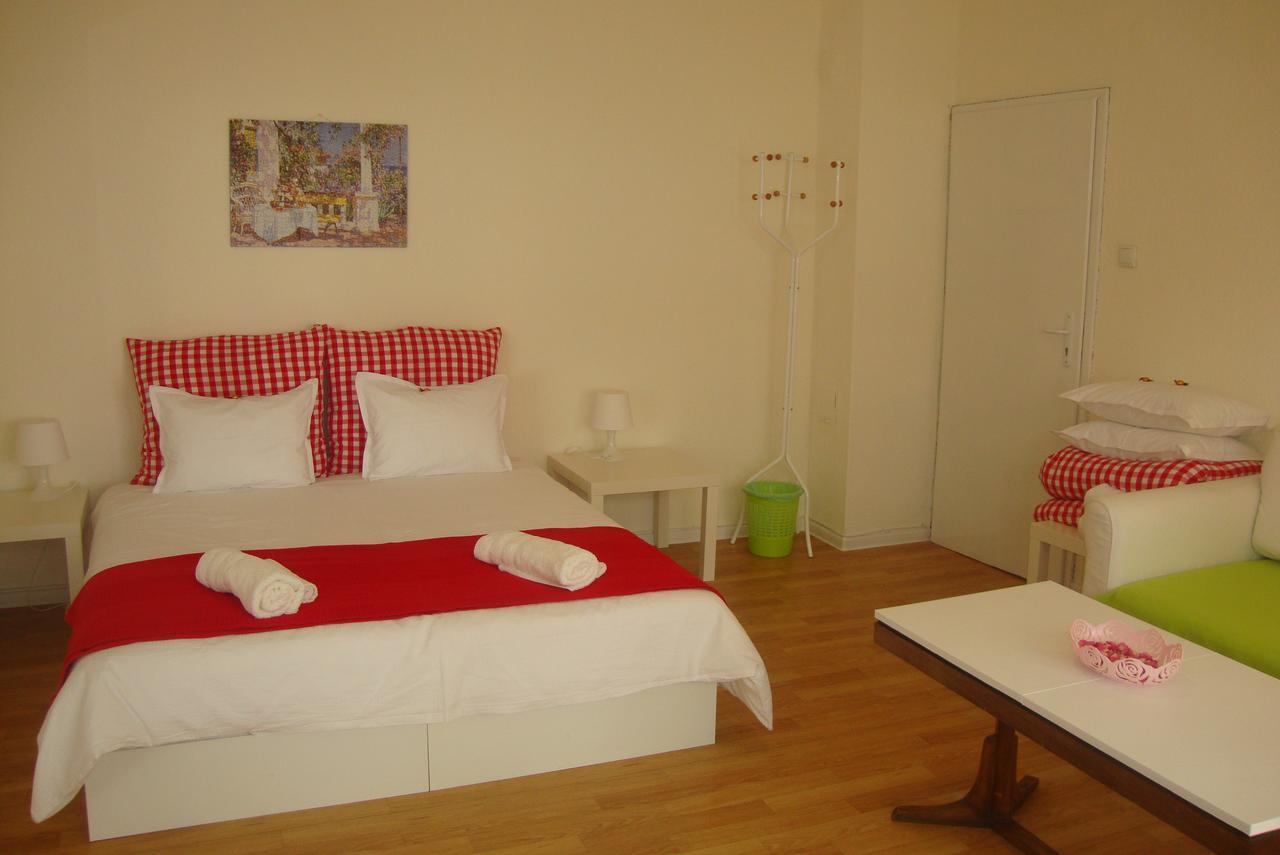 Guest Rooms Colours Kazanłyk Zewnętrze zdjęcie